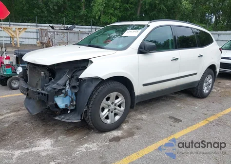2015 Chevrolet Traverse Ls z USA, uszkodzony, nr VIN 1GNKVFKD6FJ250852